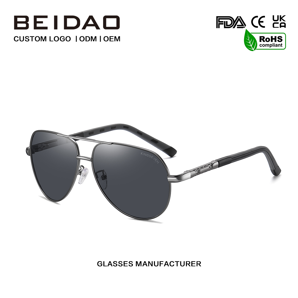 Mengapa Cermin Mata Hitam Aluminium Premium Berharga $500–$1,250 dan Bagaimana Ia Berbanding dengan Bingkai Asetat dan Titanium?